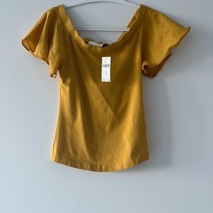 NWT off the shoulder mustard top. flutter sleeve detail
